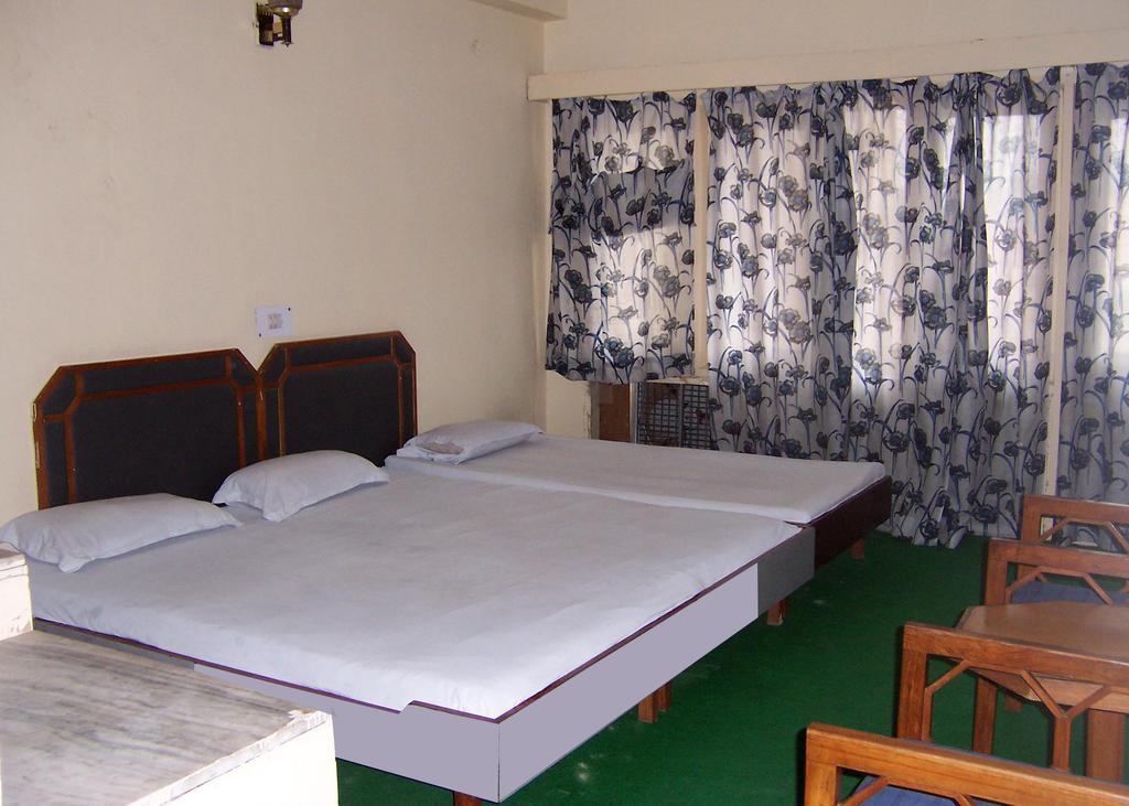 Hotel Mansarover International Haridwār Room photo