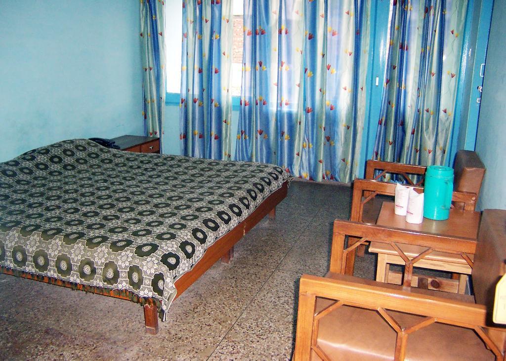Hotel Mansarover International Haridwār Room photo