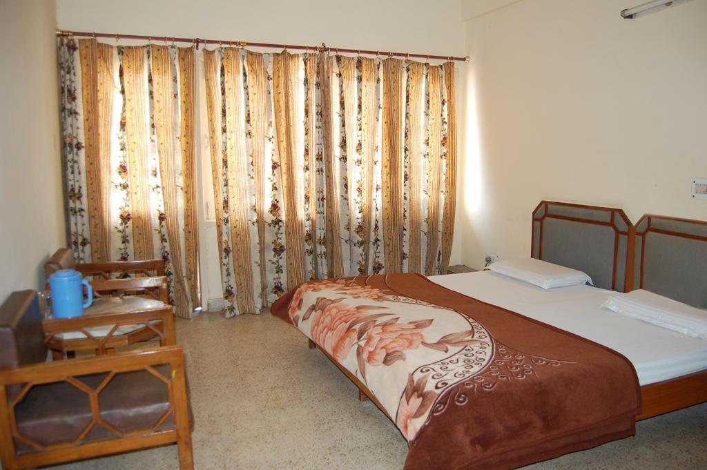 Hotel Mansarover International Haridwār Room photo
