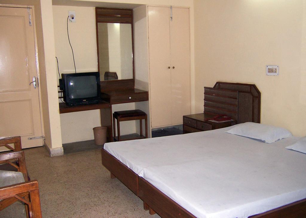Hotel Mansarover International Haridwār Room photo