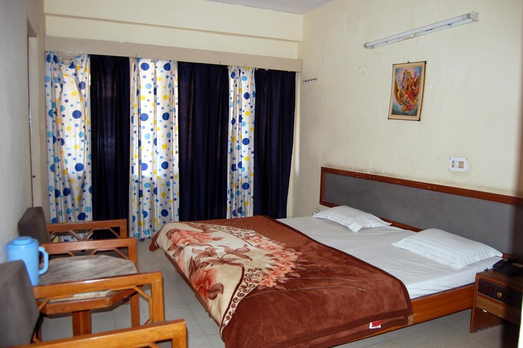Hotel Mansarover International Haridwār Room photo